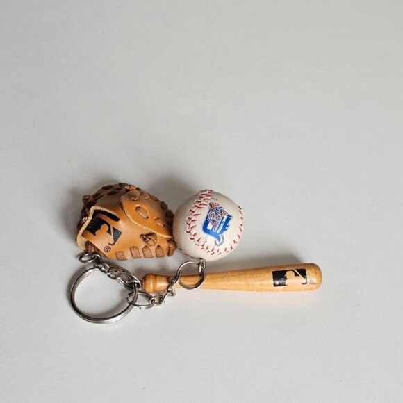 Baseball MLB 1993 Glove and Bat Keychain Set - Picture 9 of 13
